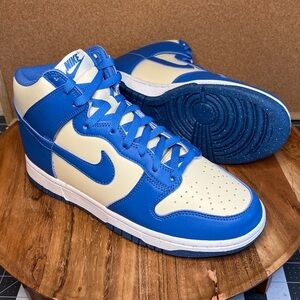 Nike Dunk hi
NN
Women’s 
Brand new